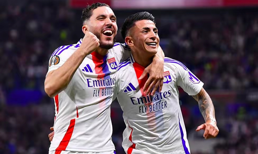 包含赛地聚焦：欧冠今晨热度飙升；多伦多猛龙单刀错失；赛场秩序良好；细节决定成败的词条